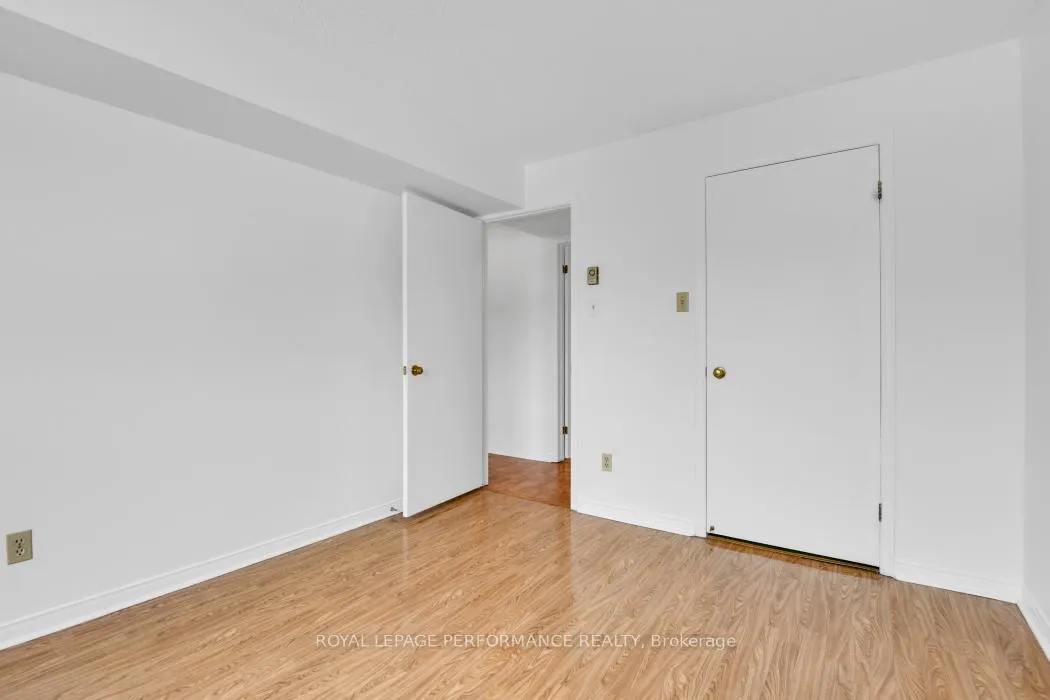 Photo 19 of Unit 403, 345 Centrum Boulevard W, Ottawa, Bilberry Creek/Queenswood Heights — HOMEH