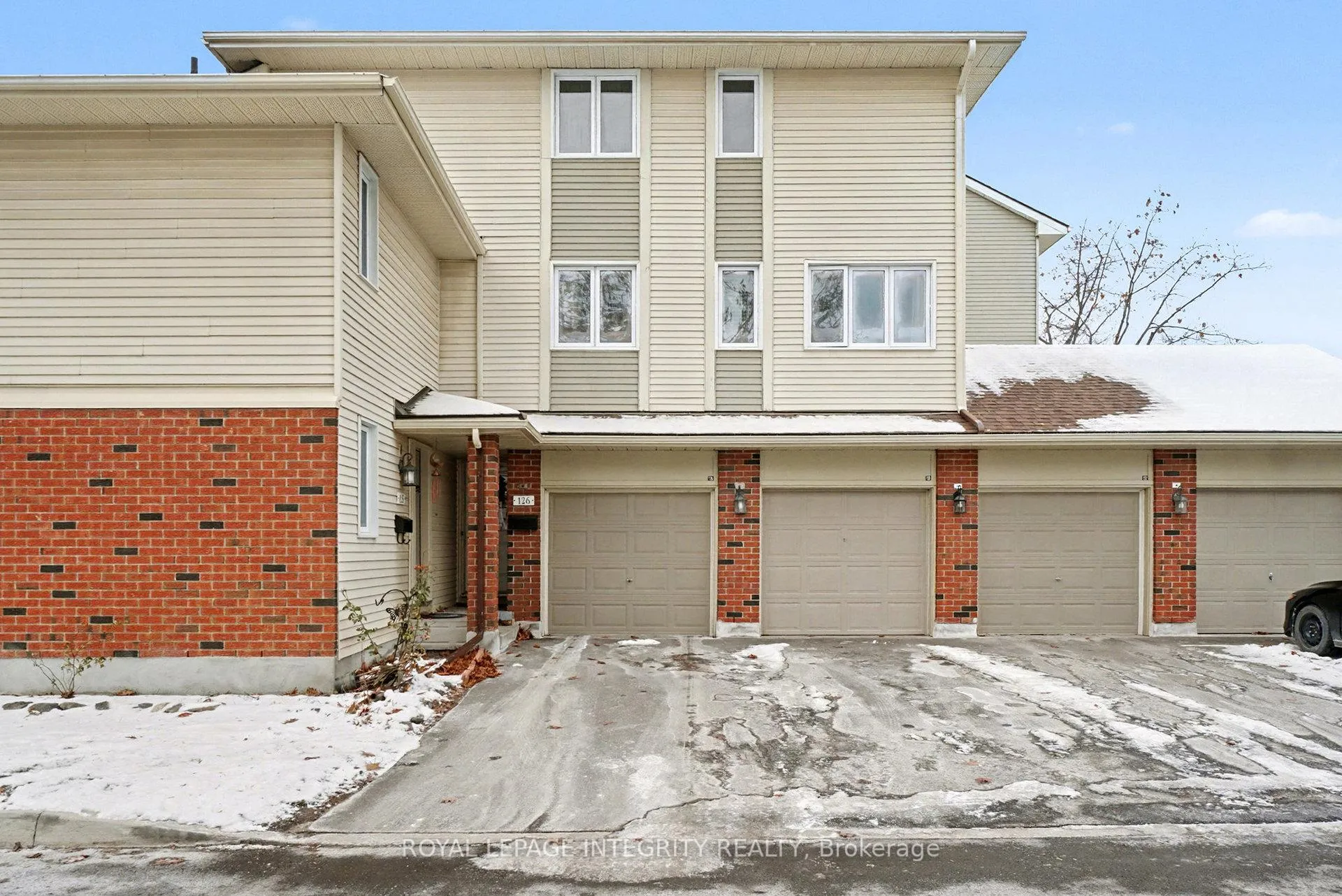 Photo 1 of Unit 49, 128 Rushford Private, Ottawa, Hunt Club Park/Greenboro — HOMEH
