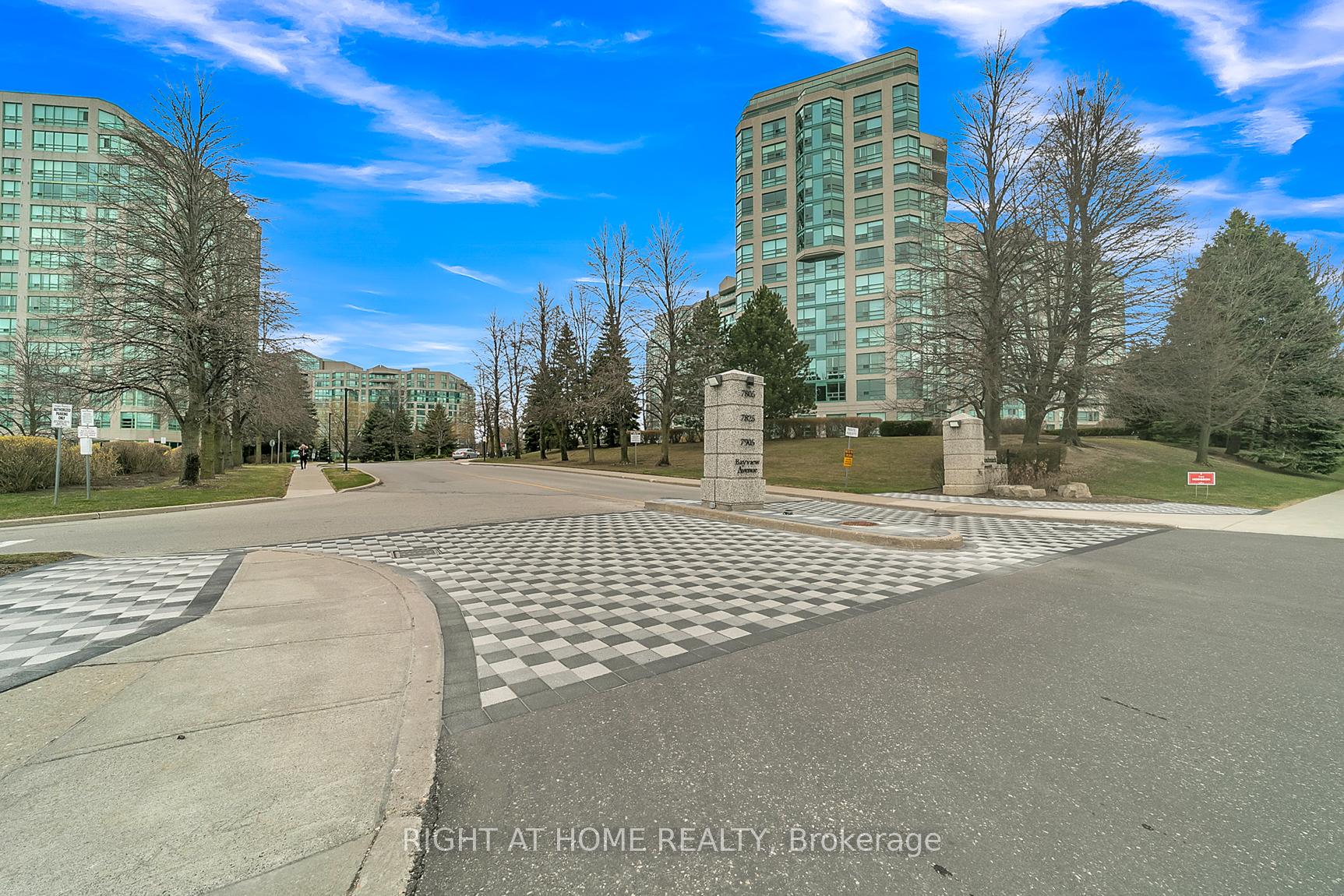 Front of Unit 901, 7825 Bayview Avenue