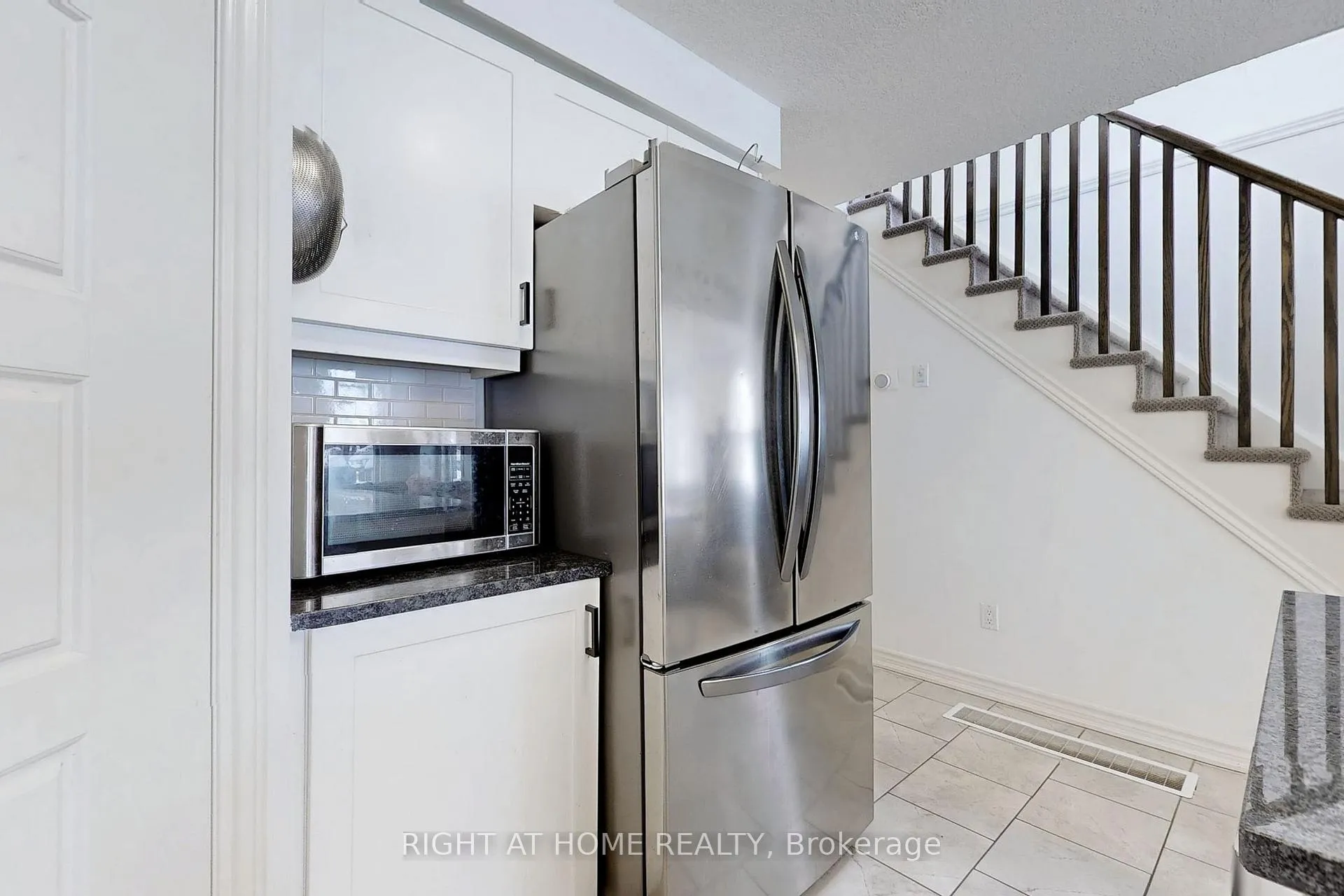 Photo 6 of Unit 13, 91 poppy Drive E, Guelph, Pineridge/Westminster Woods — HOMEH