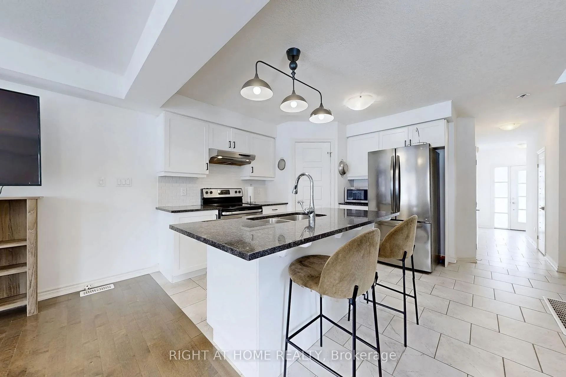 Photo 7 of Unit 13, 91 poppy Drive E, Guelph, Pineridge/Westminster Woods — HOMEH