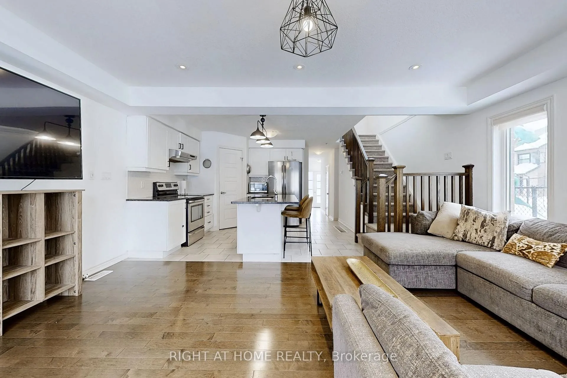 Photo 9 of Unit 13, 91 poppy Drive E, Guelph, Pineridge/Westminster Woods — HOMEH