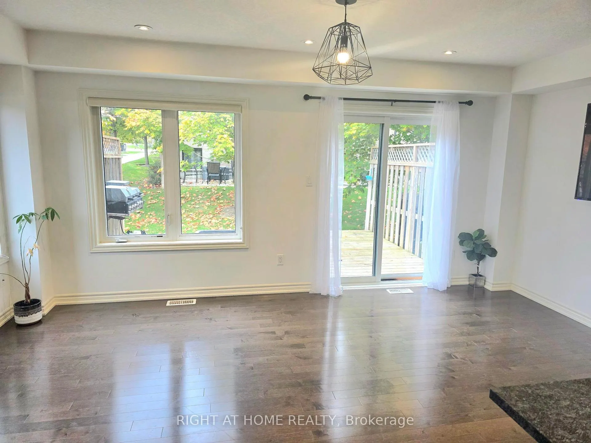 Photo 12 of Unit 13, 91 poppy Drive E, Guelph, Pineridge/Westminster Woods — HOMEH