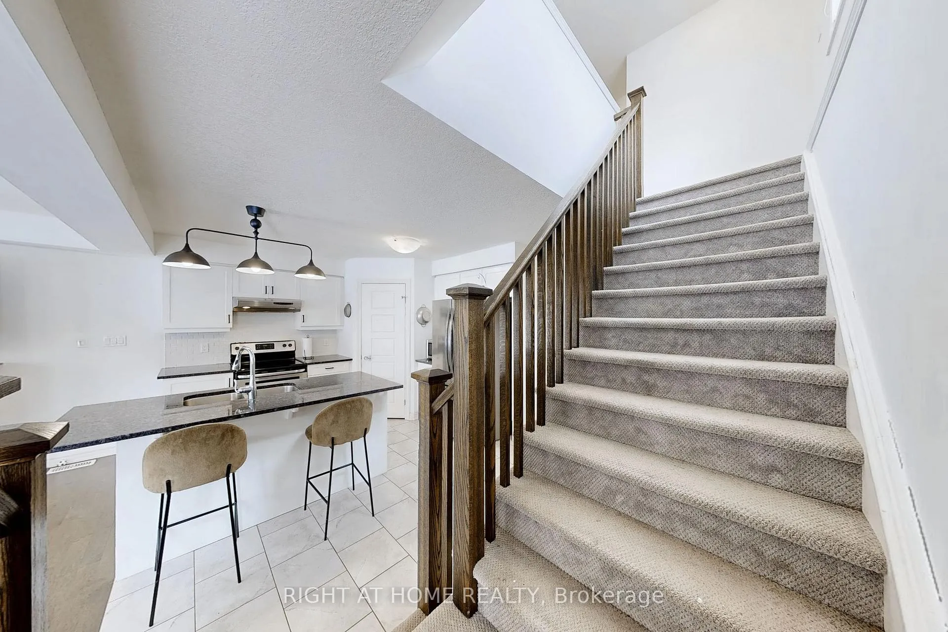 Photo 13 of Unit 13, 91 poppy Drive E, Guelph, Pineridge/Westminster Woods — HOMEH
