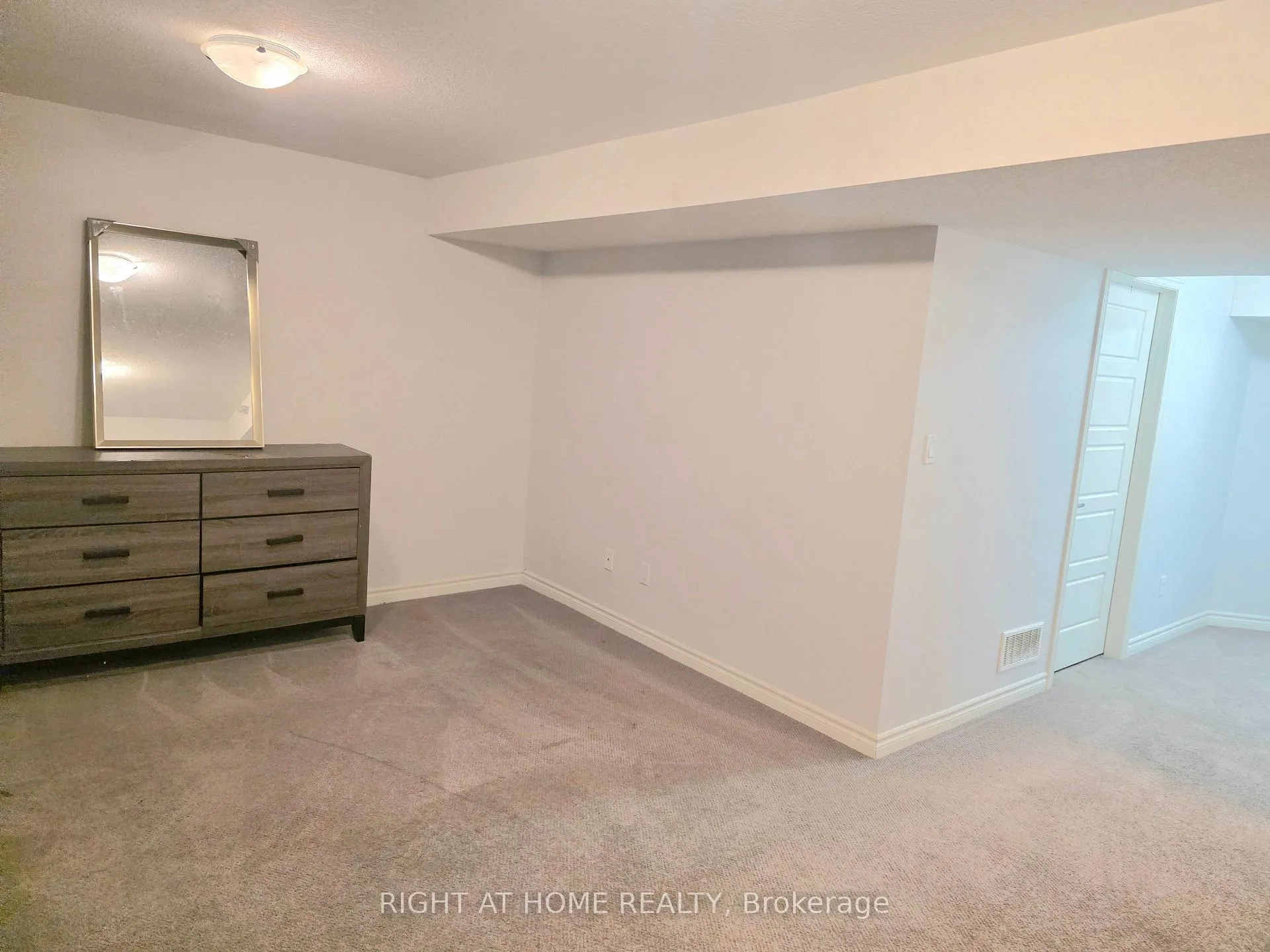 Photo 29 of Unit 13, 91 poppy Drive E, Guelph, Pineridge/Westminster Woods — HOMEH