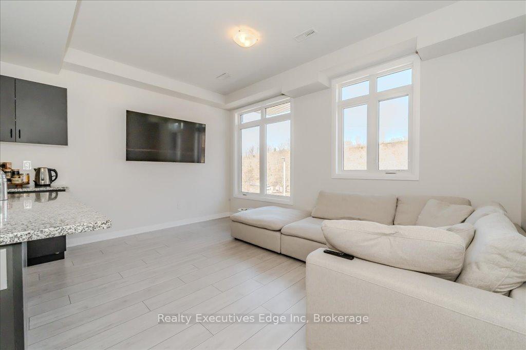 Photo 36 of Unit 6, 2 Willow Street, Brant, Paris — HOMEH