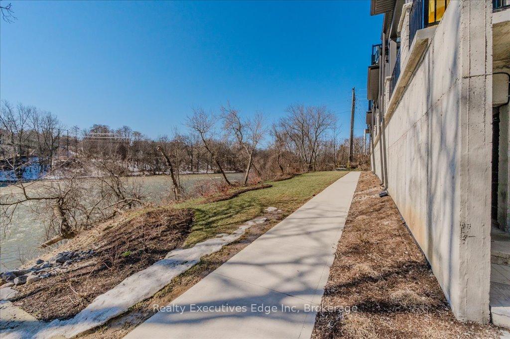 Photo 80 of Unit 6, 2 Willow Street, Brant, Paris — HOMEH