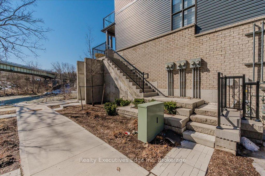 Photo 6 of Unit 6, 2 Willow Street, Brant, Paris — HOMEH