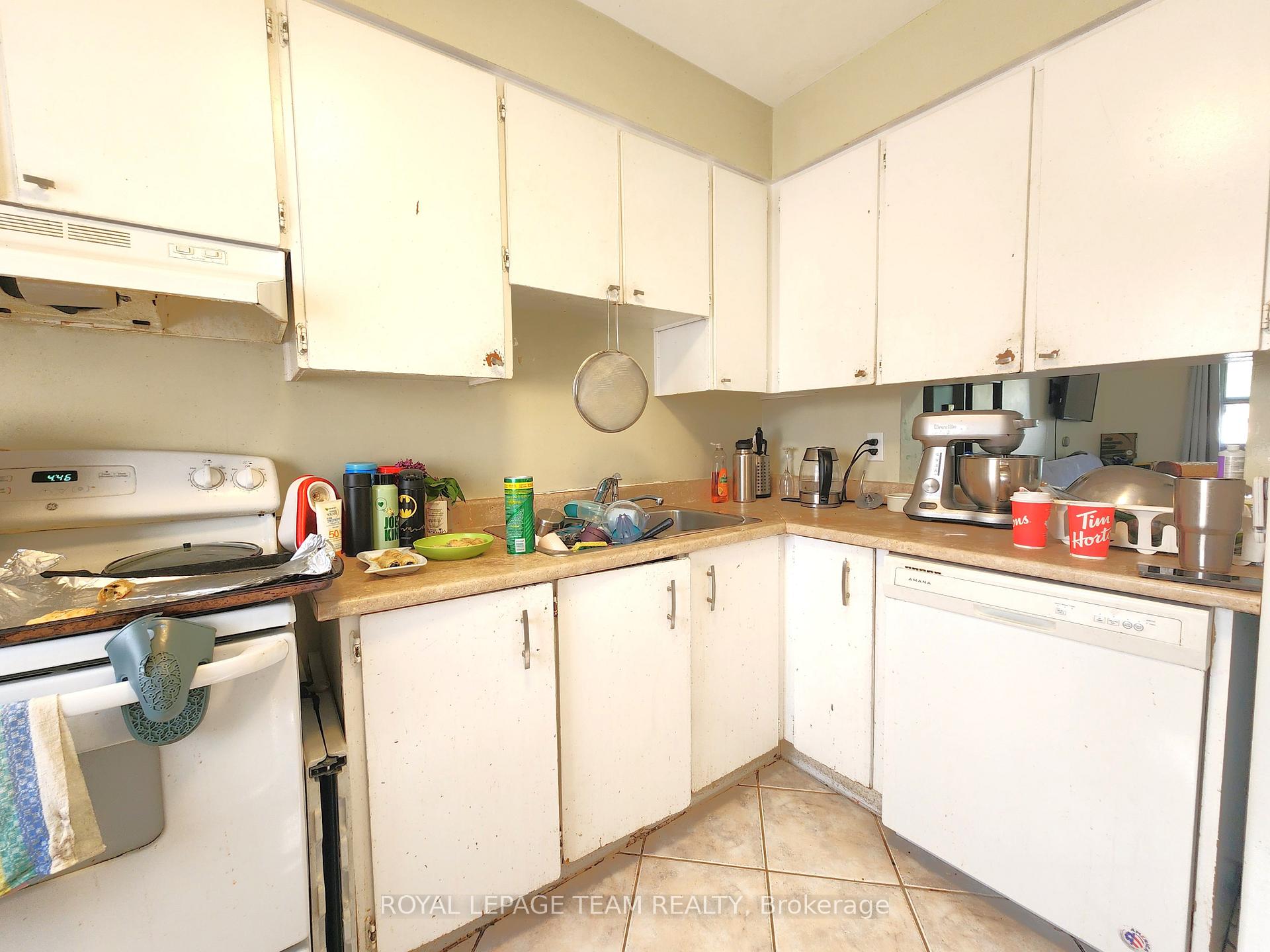 Photo 10 of Unit B, 25 Bertona Street, Ottawa, Craig Henry/Woodvale — HOMEH