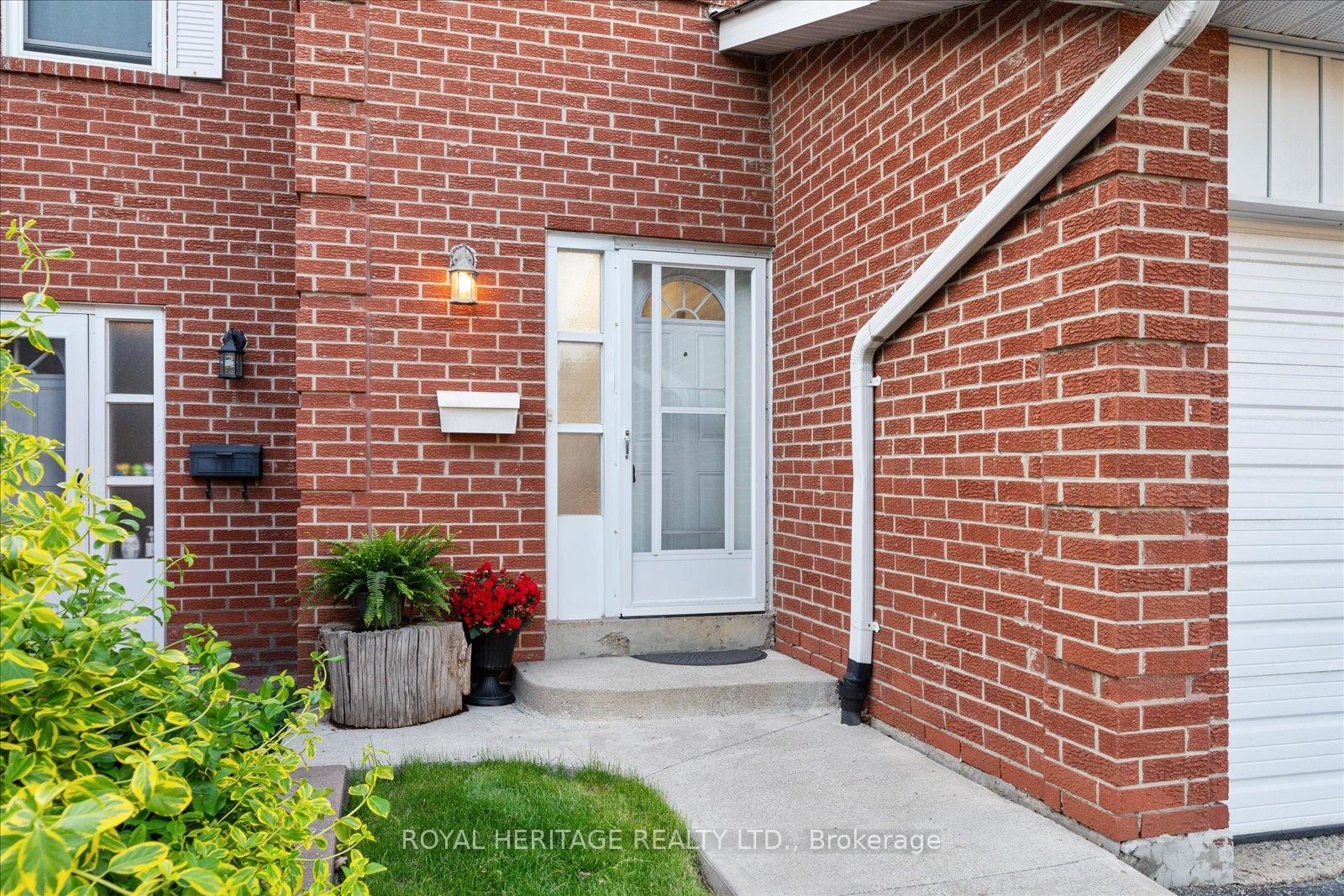 Photo 3 of Unit 390, 18 Reith Way, Markham, Aileen-Willowbrook — HOMEH