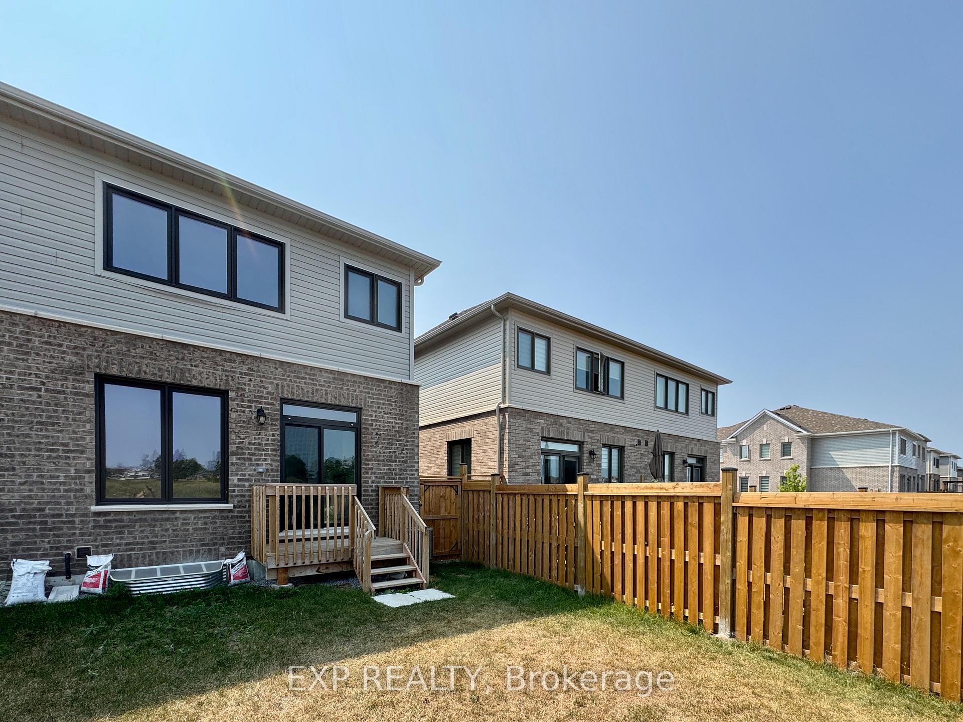 Photo 40 of 129 Shepherd Drive, Barrie, Rural Barrie Southeast — HOMEH
