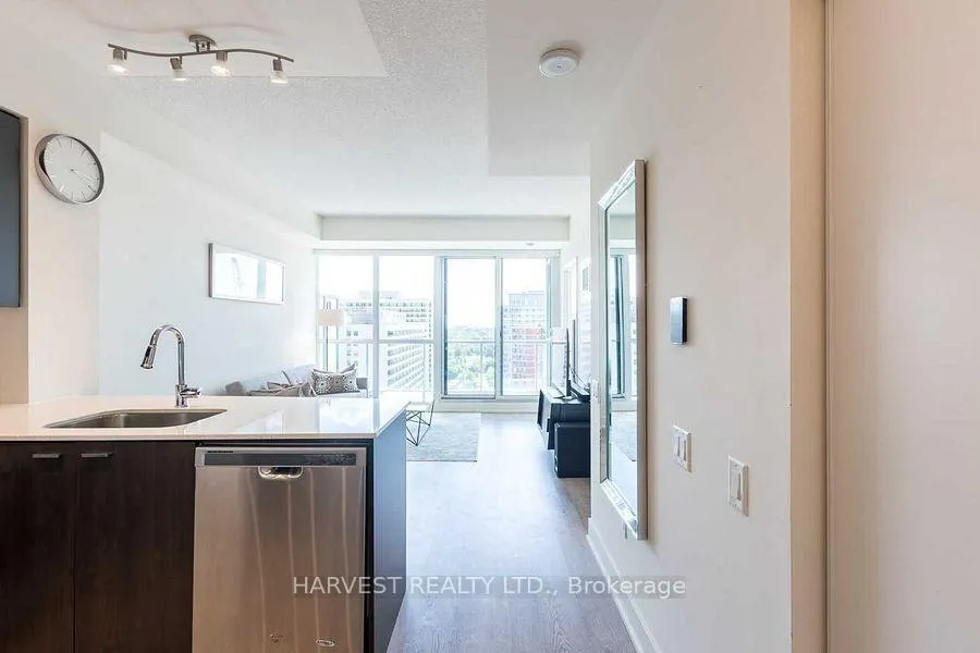 Photo 2 of Unit 1804, 30 Roehampton Avenue, Toronto, Mount Pleasant West — HOMEH