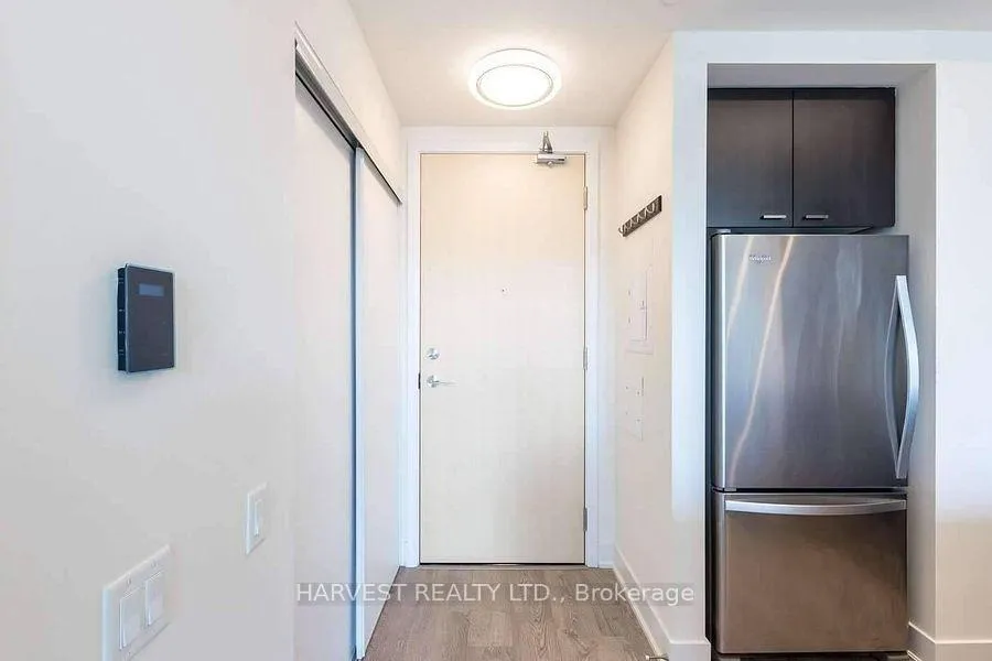Photo 3 of Unit 1804, 30 Roehampton Avenue, Toronto, Mount Pleasant West — HOMEH