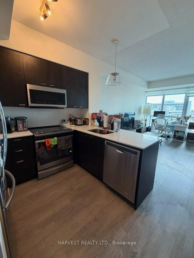 Photo 5 of Unit 1804, 30 Roehampton Avenue, Toronto, Mount Pleasant West — HOMEH