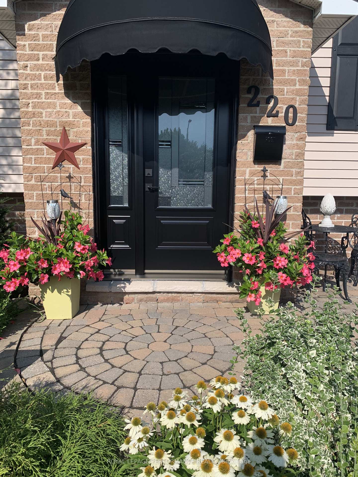 Photo 4 of 220 Dunbar Avenue, Cornwall — HOMEH