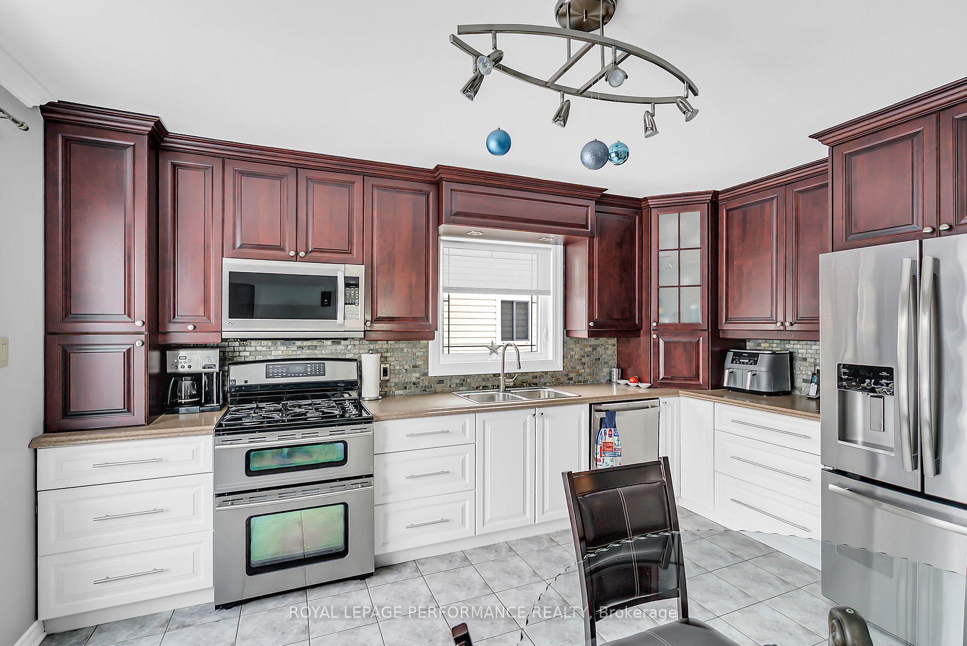 Photo 10 of 220 Dunbar Avenue, Cornwall — HOMEH