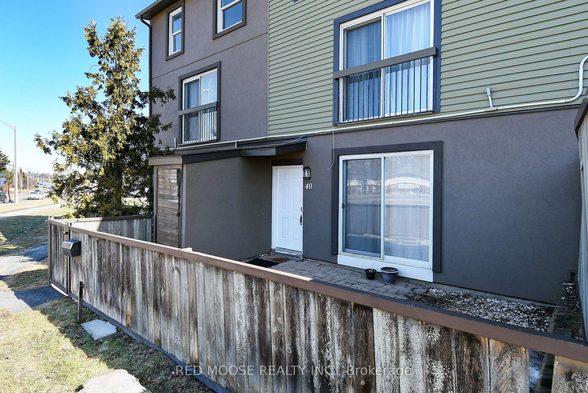 Photo 1 of Unit 40, 1250 McWatters Road, Ottawa, Queensway Terrace South/Ridgeview — HOMEH