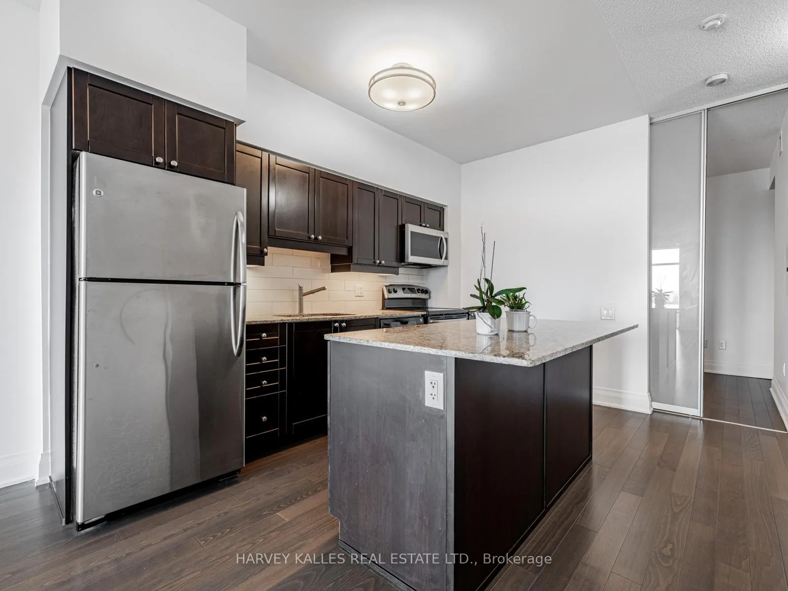 Photo 4 of Unit 4206, 2191 Yonge Street, Toronto, Mount Pleasant West — HOMEH