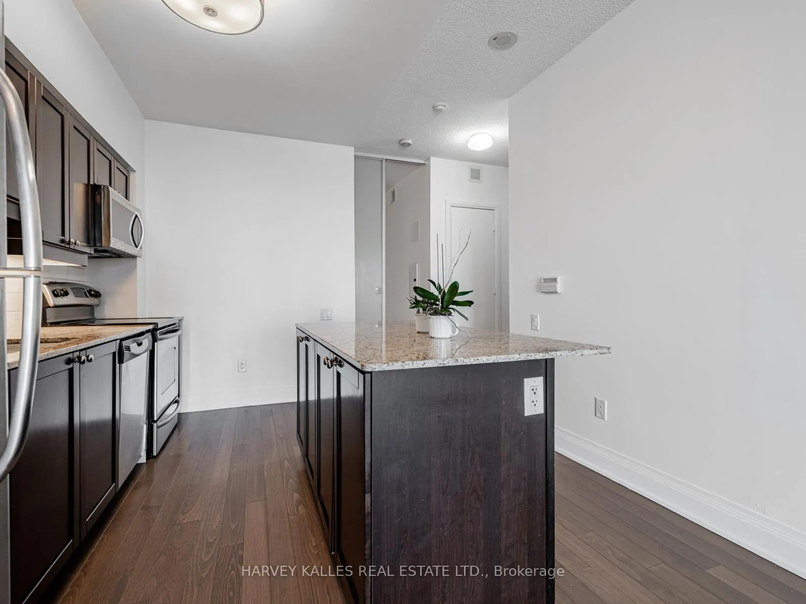 Photo 6 of Unit 4206, 2191 Yonge Street, Toronto, Mount Pleasant West — HOMEH