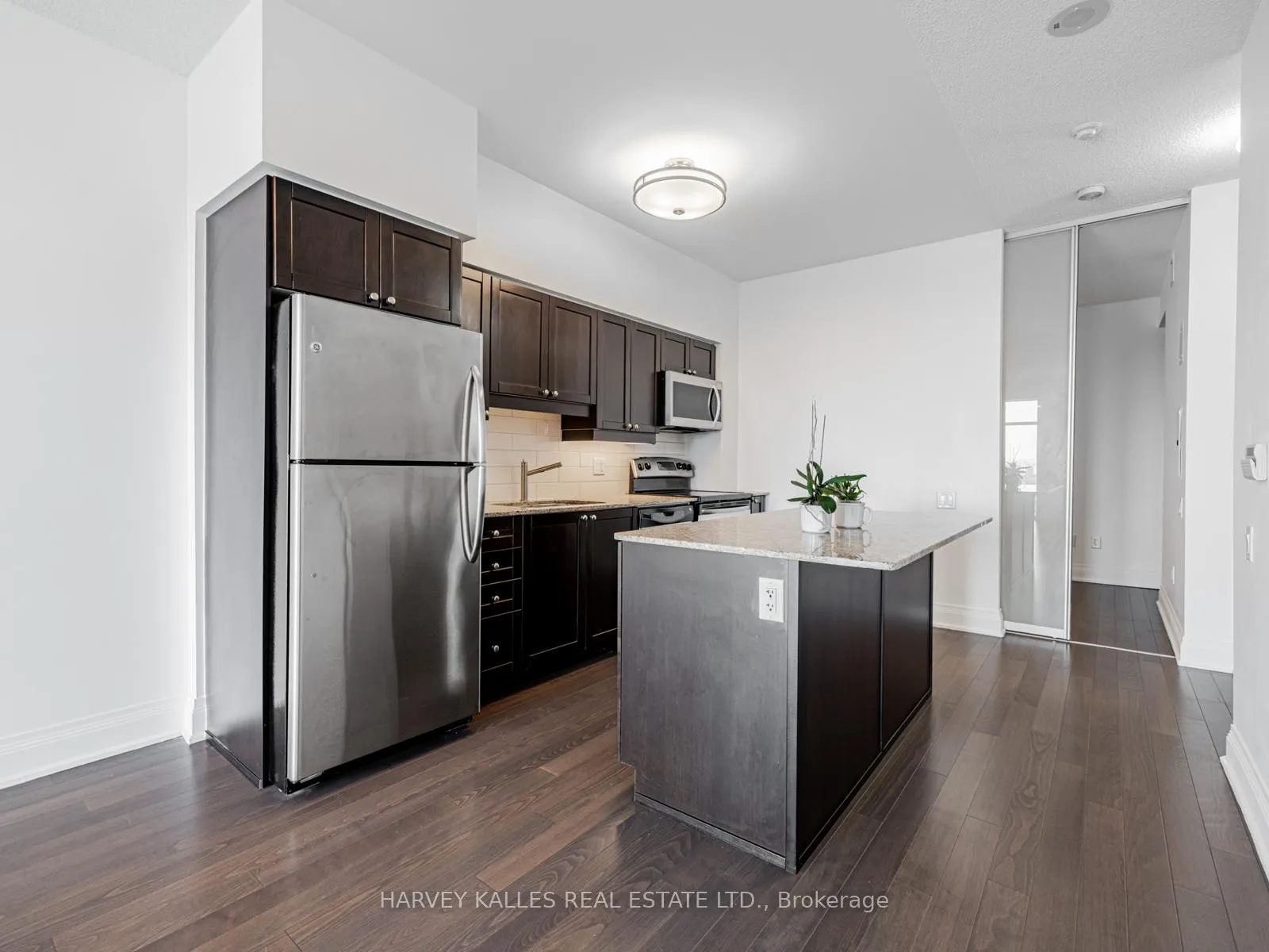 Photo 8 of Unit 4206, 2191 Yonge Street, Toronto, Mount Pleasant West — HOMEH