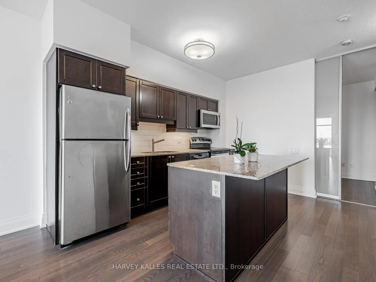 Photo 9 of Unit 4206, 2191 Yonge Street, Toronto, Mount Pleasant West — HOMEH