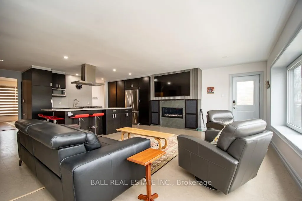 Photo 6 of 868 Twomey Place, Selwyn — HOMEH