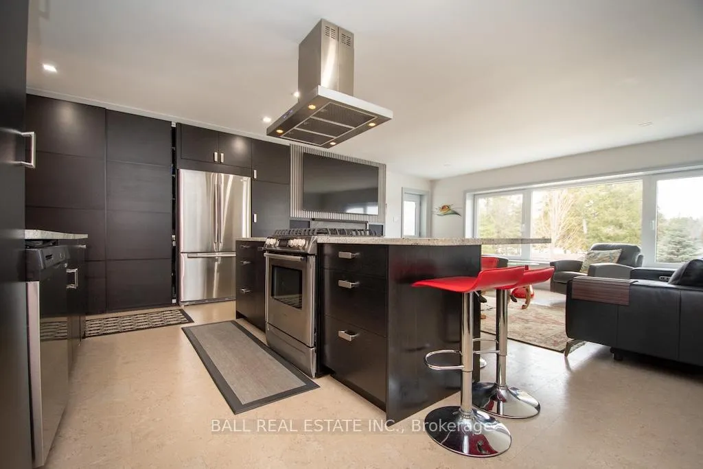 Photo 10 of 868 Twomey Place, Selwyn — HOMEH
