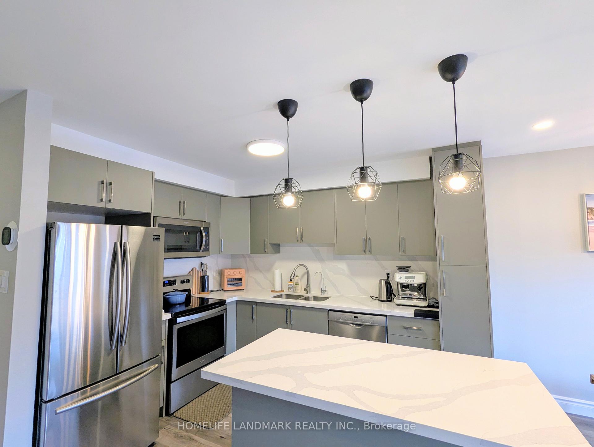 Photo 3 of 86 Tania Crescent, Vaughan, Maple — HOMEH