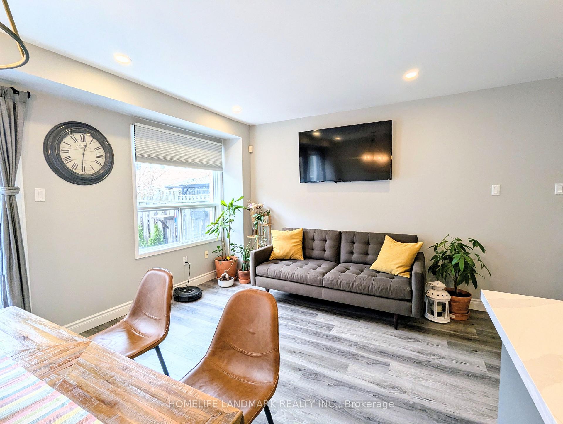 Photo 6 of 86 Tania Crescent, Vaughan, Maple — HOMEH