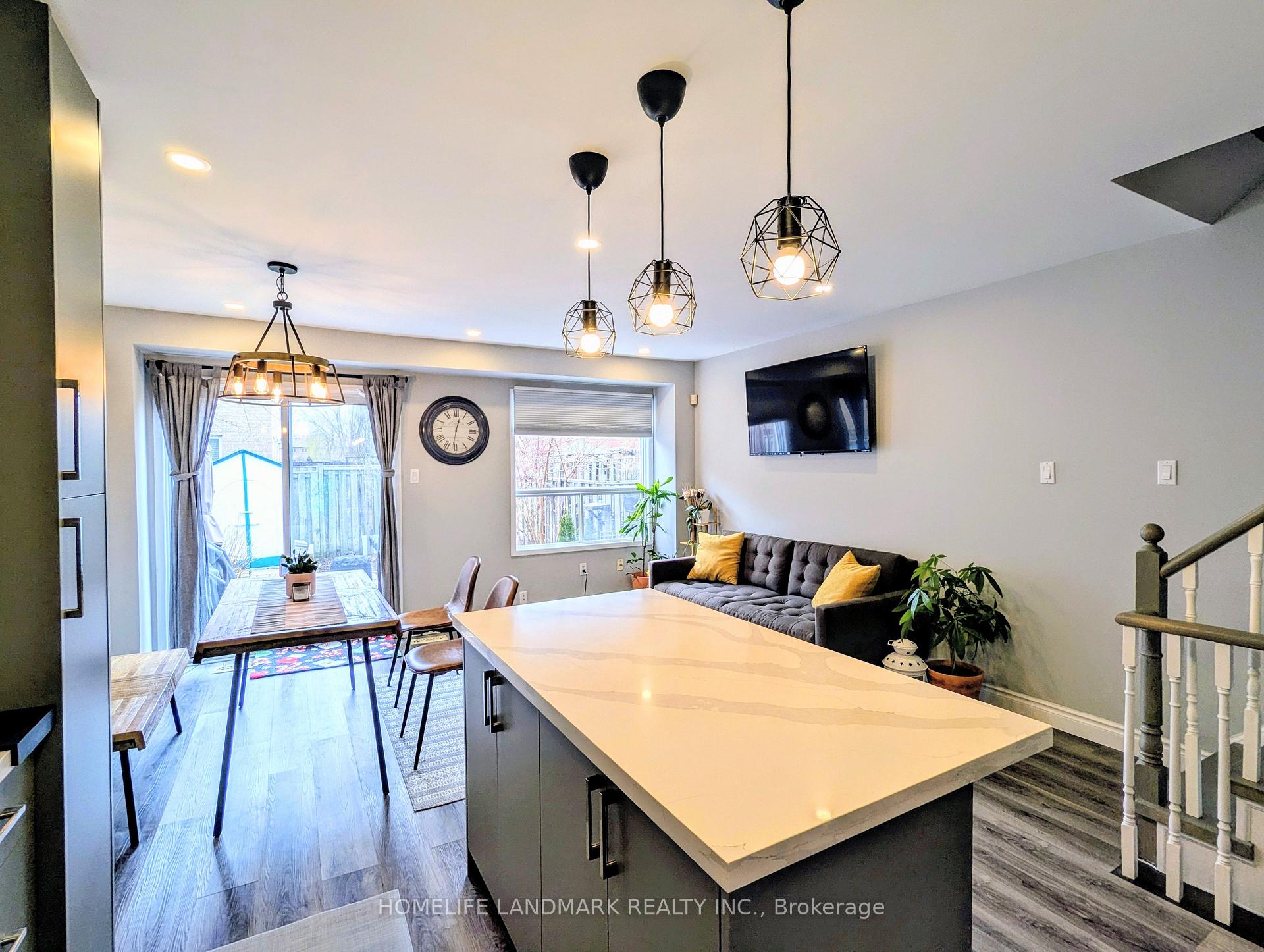 Photo 7 of 86 Tania Crescent, Vaughan, Maple — HOMEH
