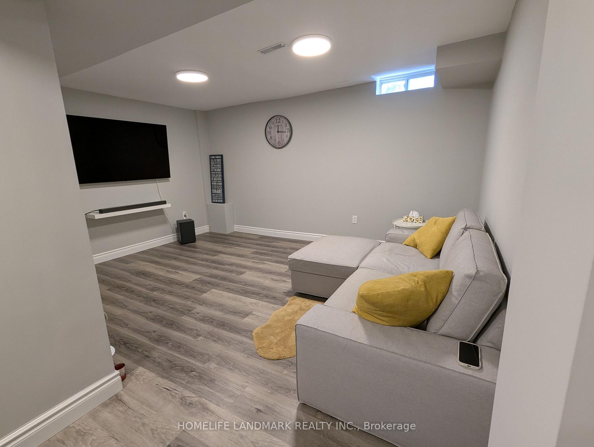 Photo 30 of 86 Tania Crescent, Vaughan, Maple — HOMEH