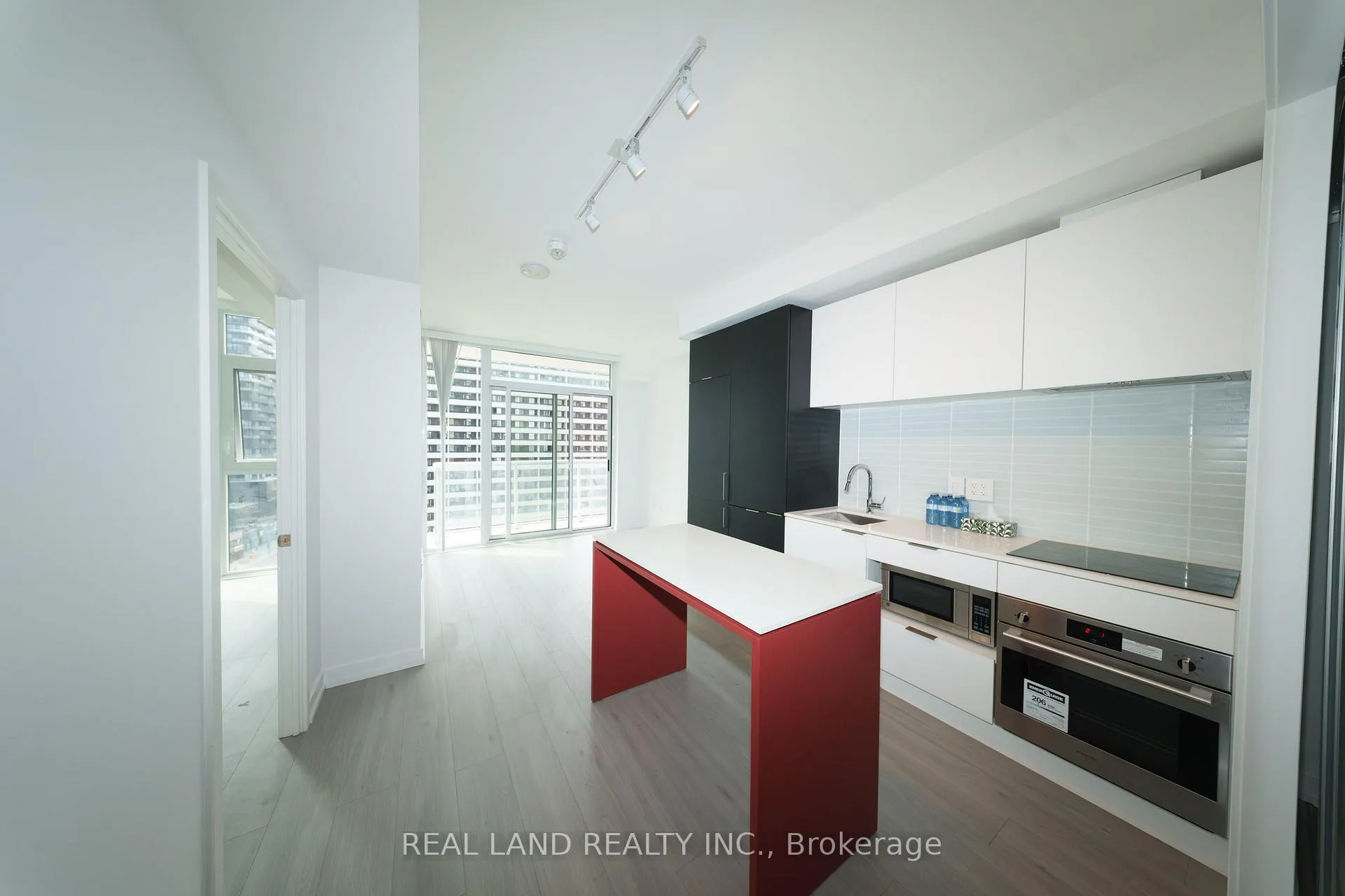 Photo 6 of Unit 814, 33 Helendale Avenue, Toronto, Yonge-Eglinton — HOMEH
