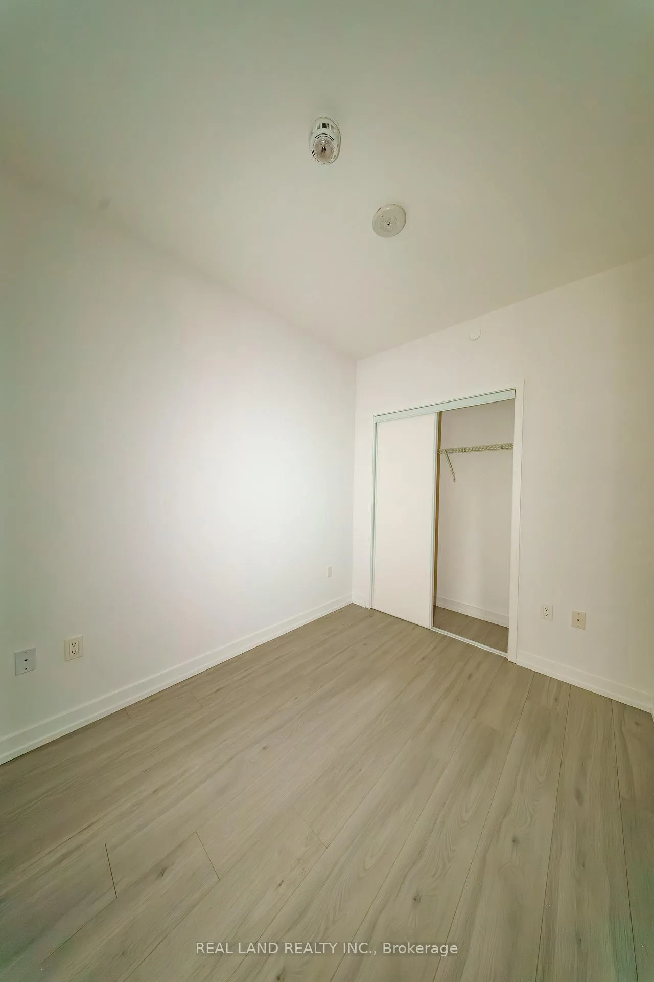 Photo 11 of Unit 814, 33 Helendale Avenue, Toronto, Yonge-Eglinton — HOMEH