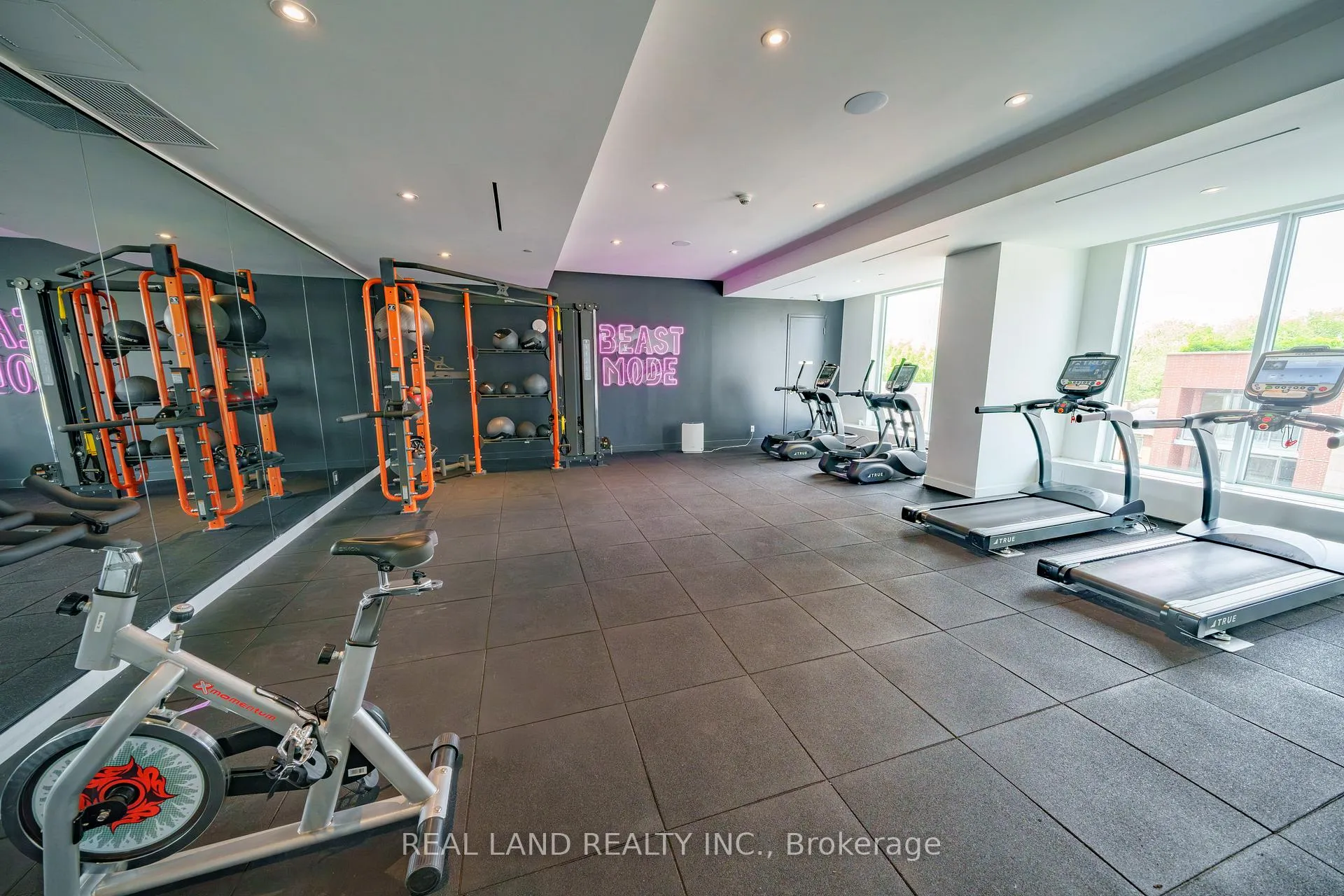 Photo 17 of Unit 814, 33 Helendale Avenue, Toronto, Yonge-Eglinton — HOMEH