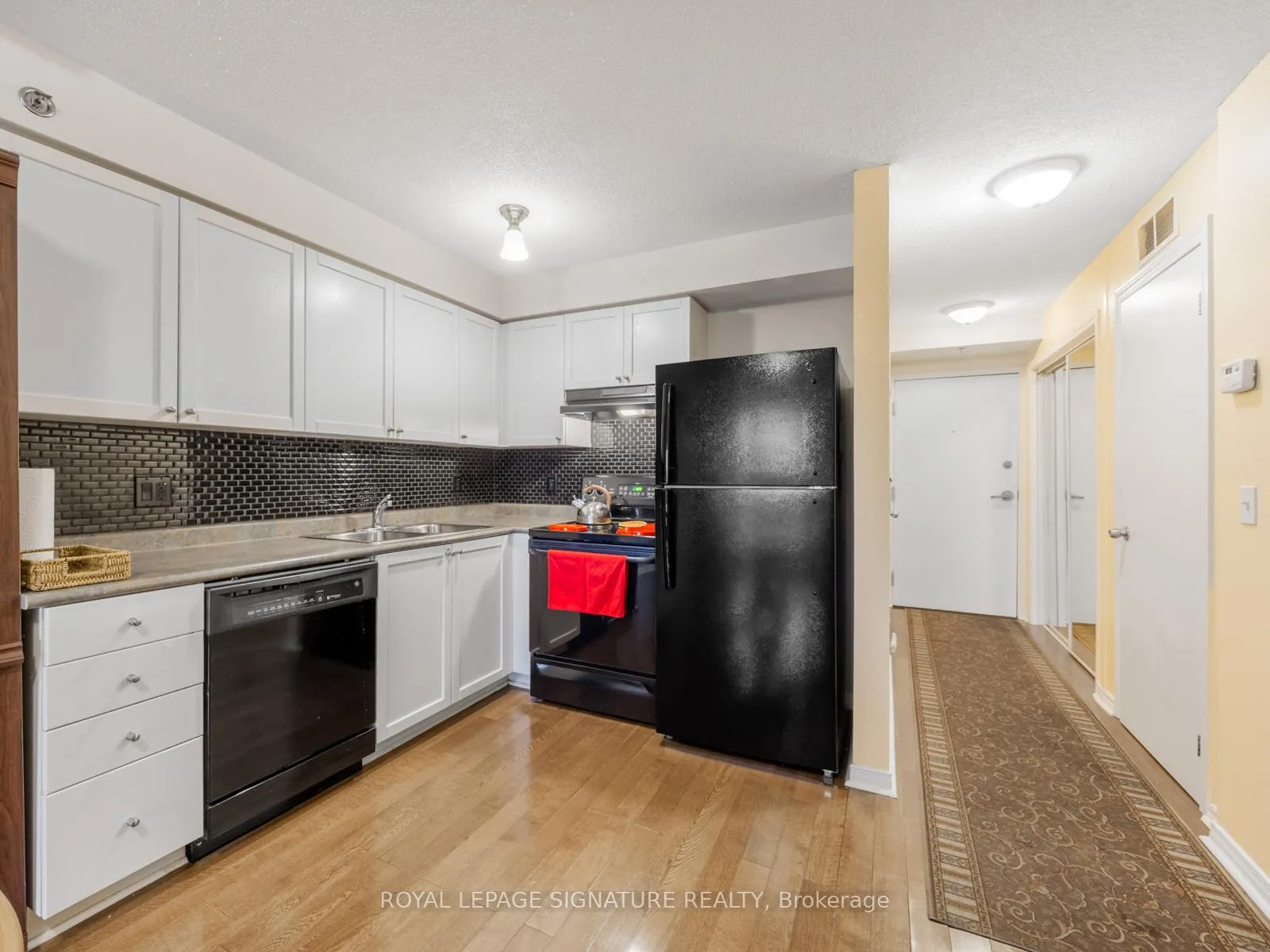 Photo 4 of Unit 430, 684 Warden Avenue, Scarborough, Clairlea-Birchmount — HOMEH