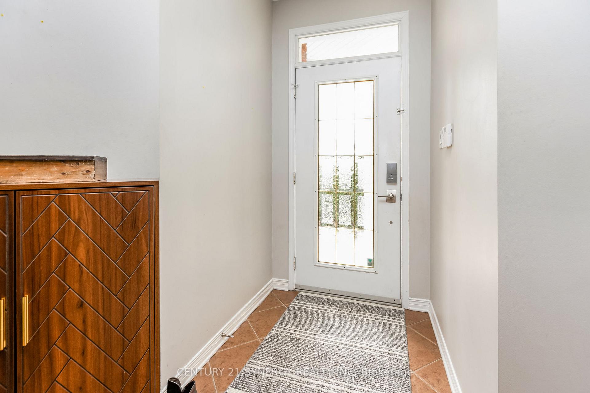 Photo 3 of 1115 Ambercrest Street, Ottawa, Carson Grove — HOMEH