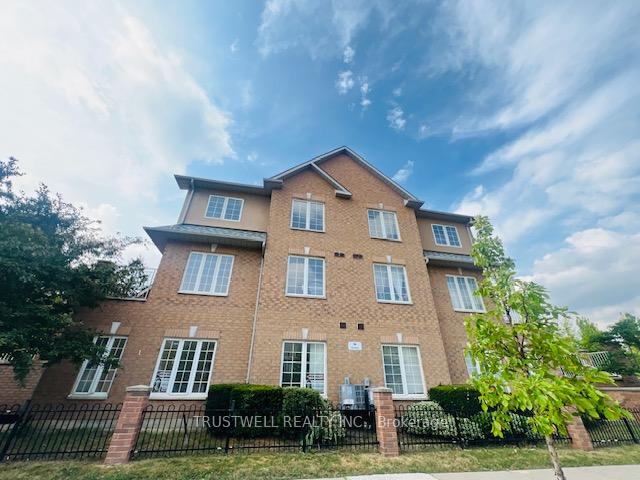 Photo 4 of Unit 1, 16 Cox Boulevard, Markham, Unionville — HOMEH