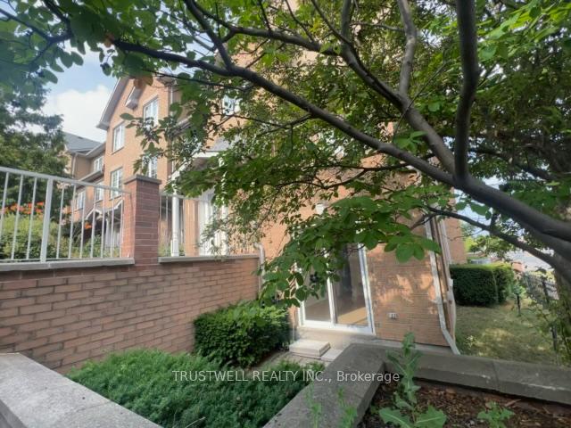Photo 9 of Unit 1, 16 Cox Boulevard, Markham, Unionville — HOMEH