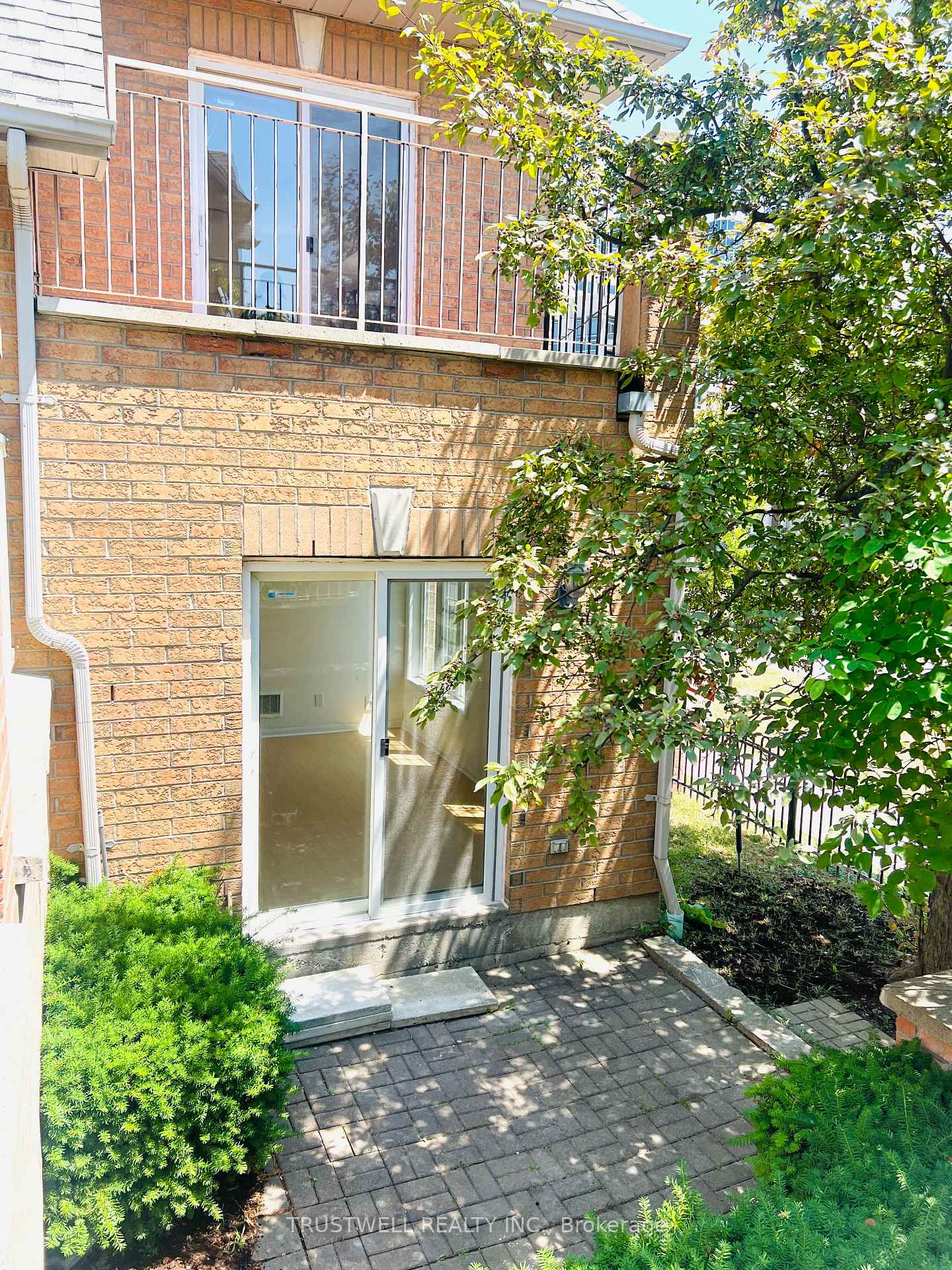 Photo 14 of Unit 1, 16 Cox Boulevard, Markham, Unionville — HOMEH