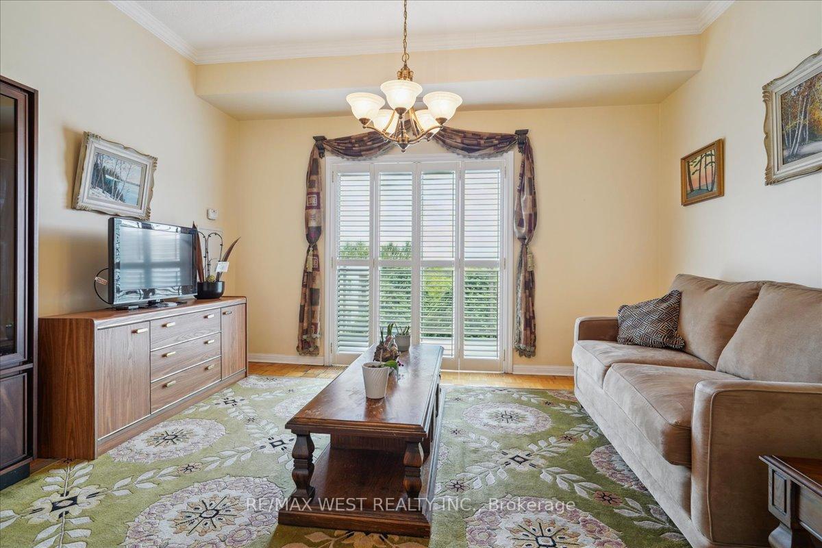 Photo 6 of Unit 520, 2502 Rutherford Road, Vaughan, Maple — HOMEH