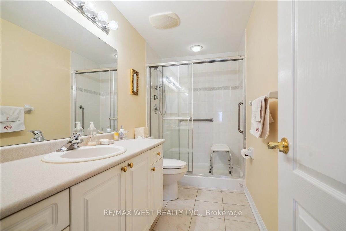 Photo 8 of Unit 520, 2502 Rutherford Road, Vaughan, Maple — HOMEH