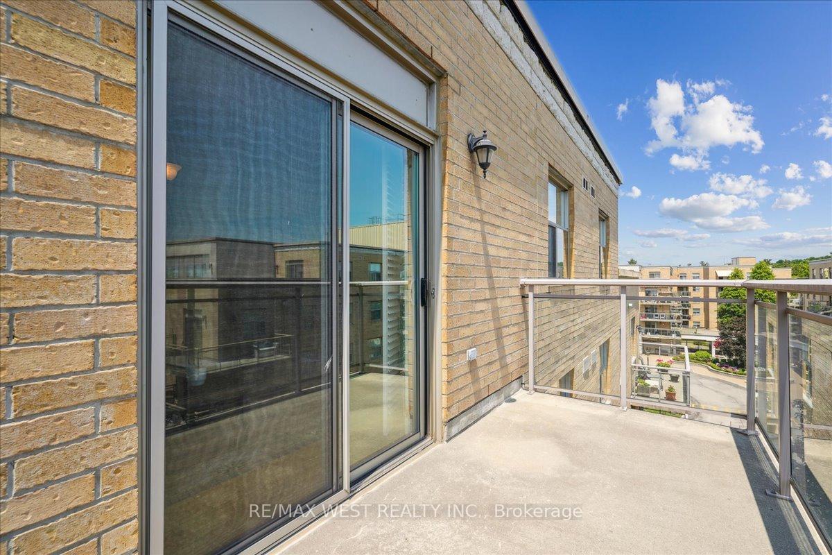 Photo 9 of Unit 520, 2502 Rutherford Road, Vaughan, Maple — HOMEH