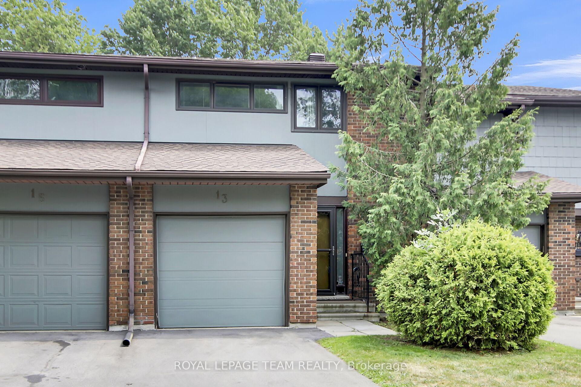 Photo 2 of 13 Bethune Way, Ottawa, Kanata - Beaverbrook — HOMEH