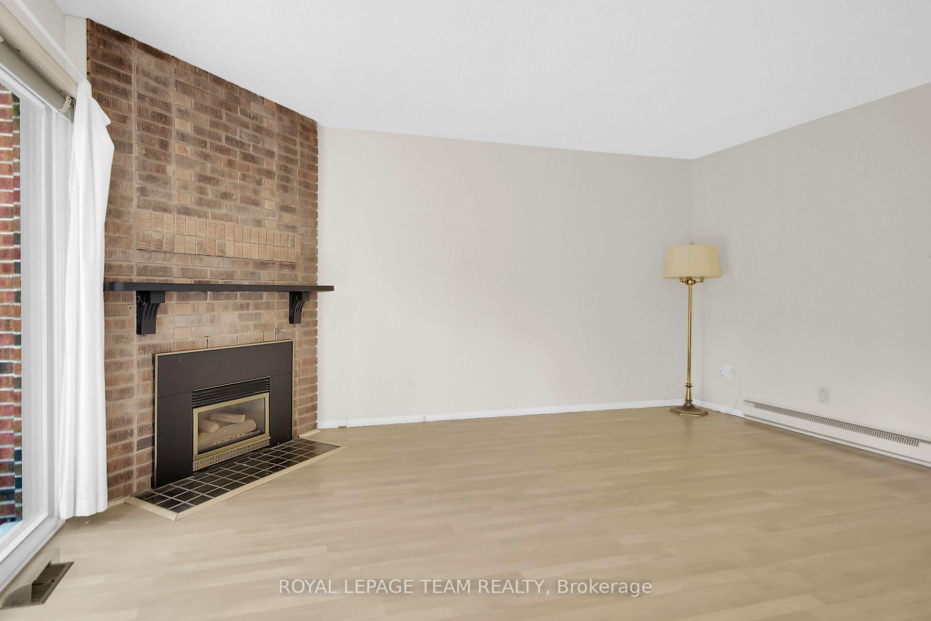 Photo 5 of 13 Bethune Way, Ottawa, Kanata - Beaverbrook — HOMEH