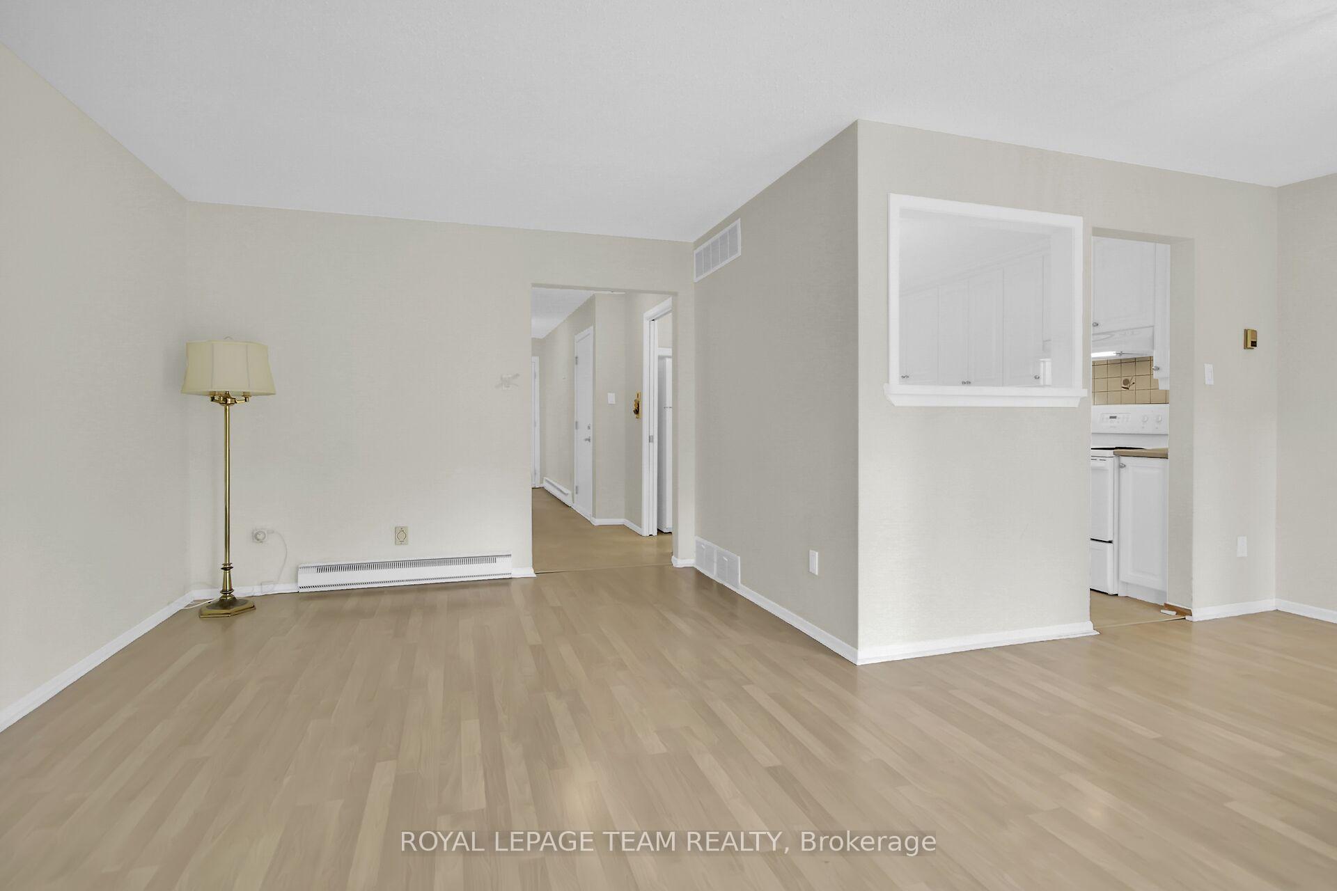 Photo 7 of 13 Bethune Way, Ottawa, Kanata - Beaverbrook — HOMEH