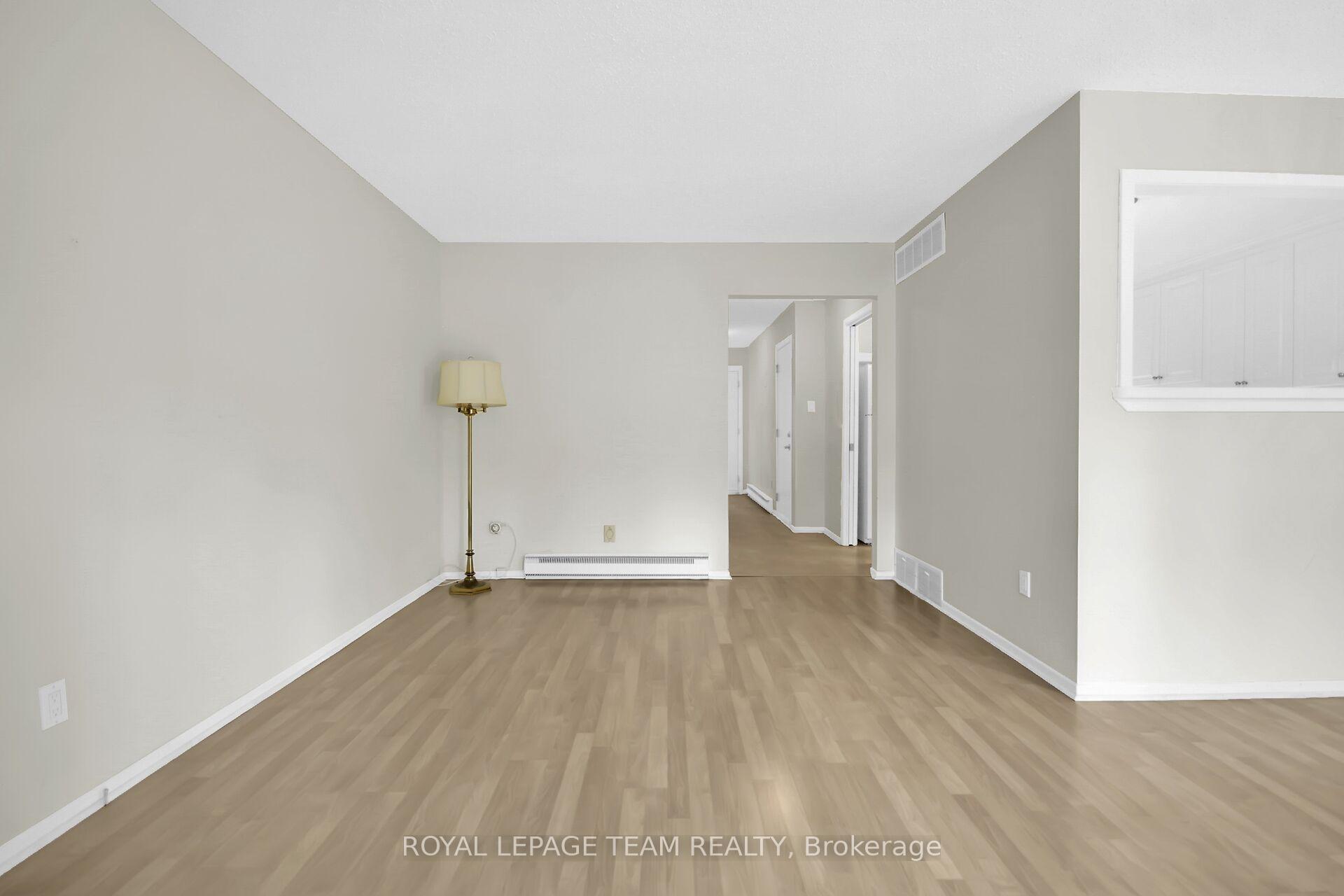 Photo 9 of 13 Bethune Way, Ottawa, Kanata - Beaverbrook — HOMEH