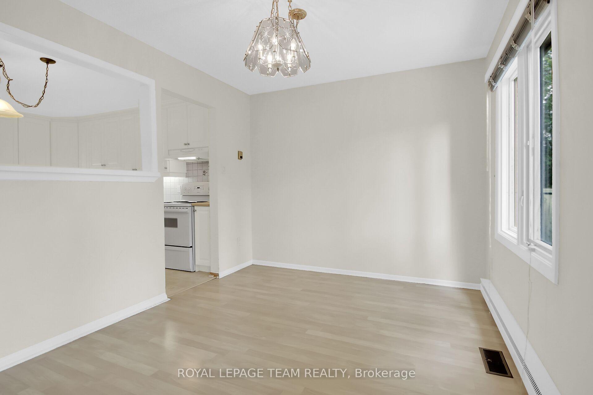 Photo 11 of 13 Bethune Way, Ottawa, Kanata - Beaverbrook — HOMEH