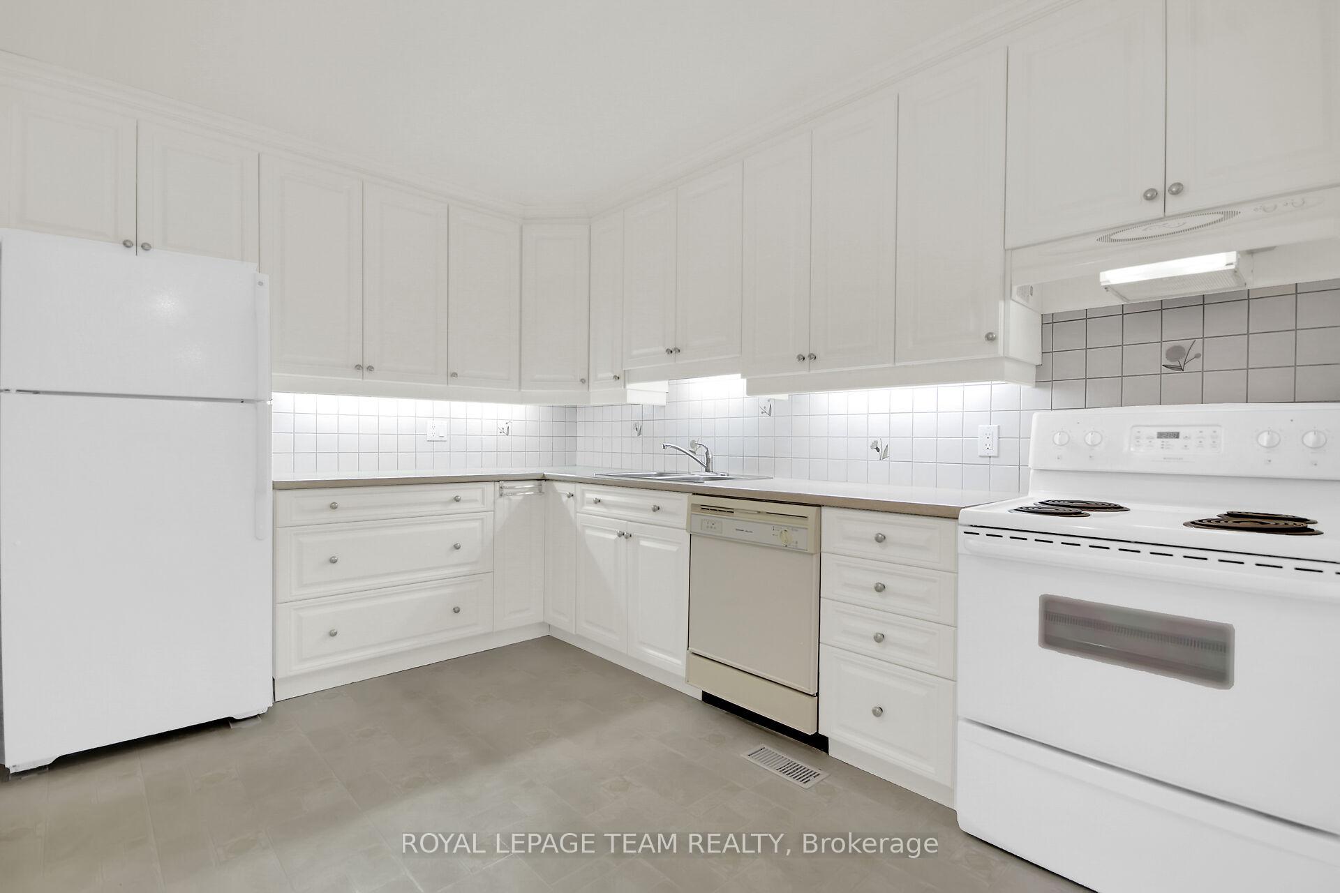 Photo 12 of 13 Bethune Way, Ottawa, Kanata - Beaverbrook — HOMEH