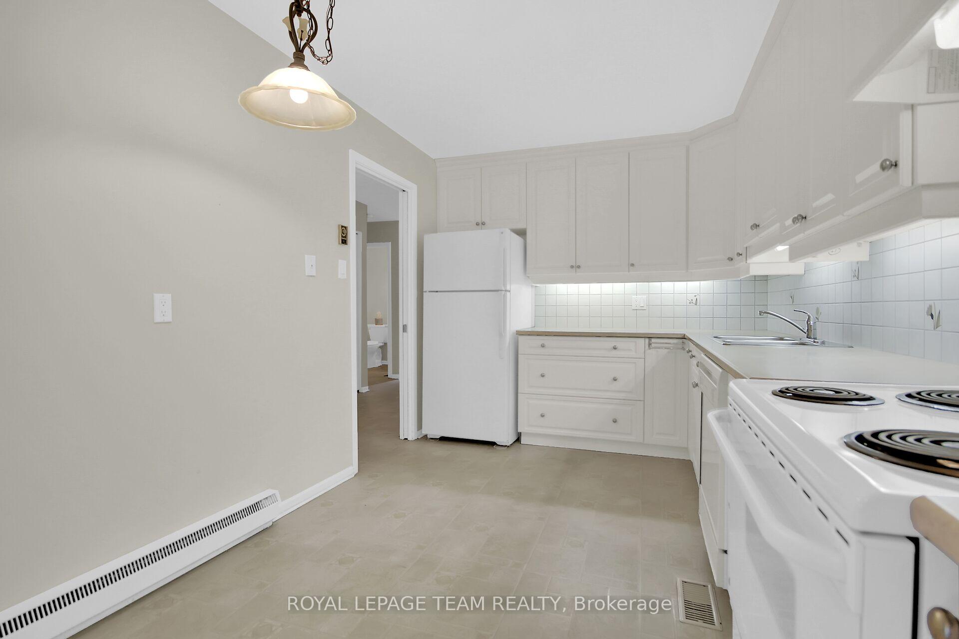 Photo 16 of 13 Bethune Way, Ottawa, Kanata - Beaverbrook — HOMEH