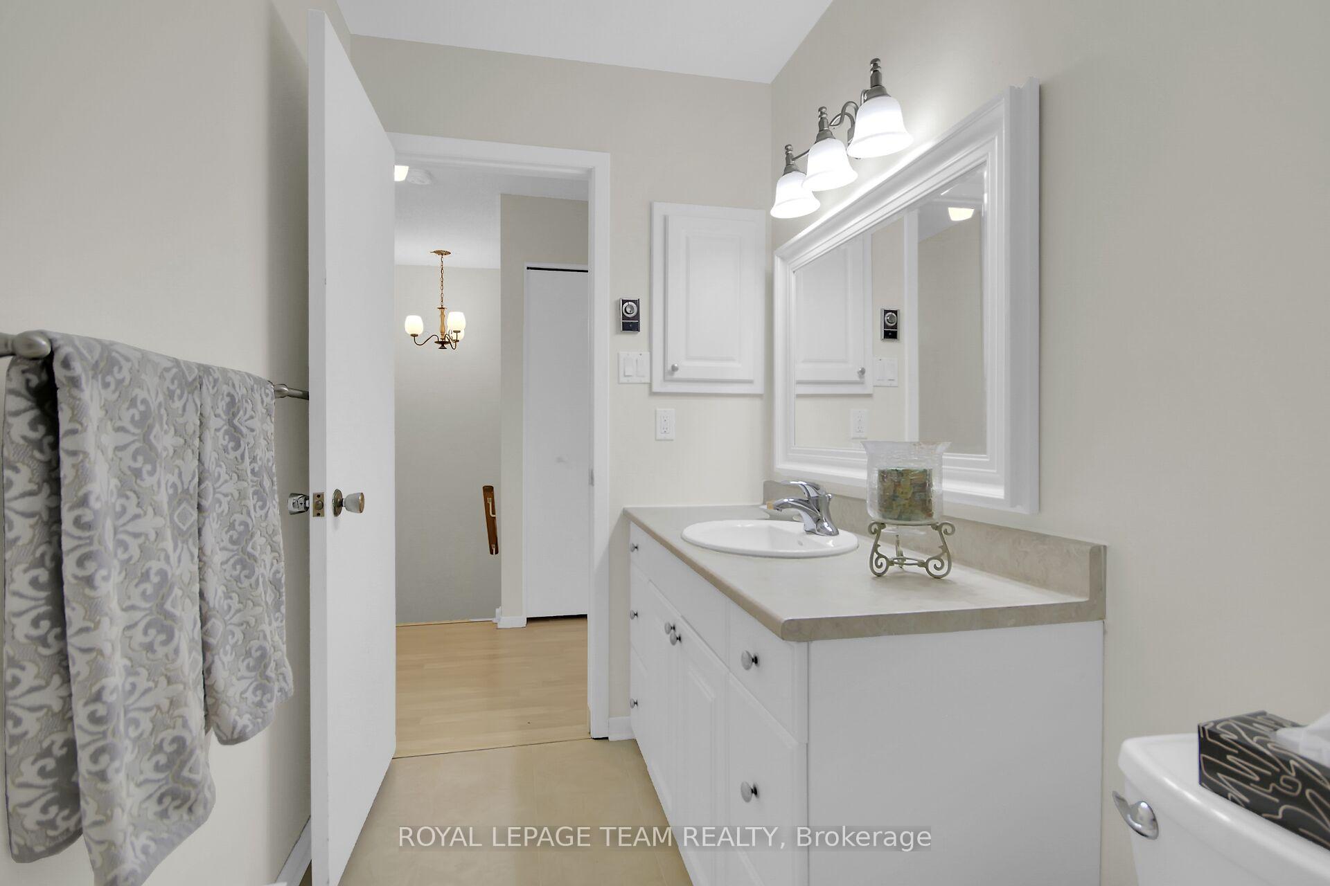 Photo 34 of 13 Bethune Way, Ottawa, Kanata - Beaverbrook — HOMEH